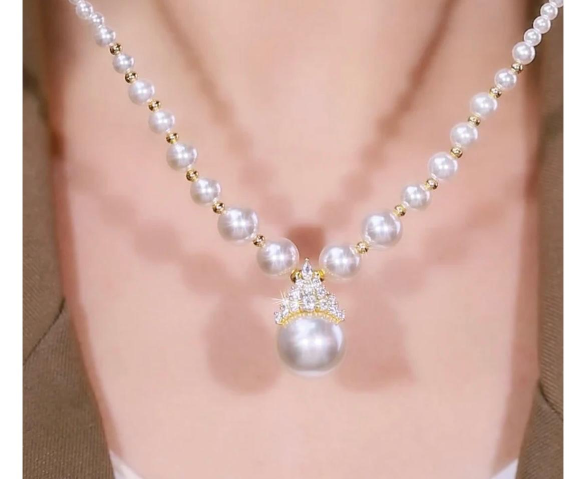 Ladies Classy Pearl Necklace